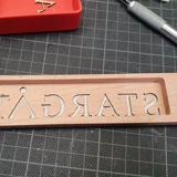 Erneut wird die Vorderseite mit Klebeband geschützt.