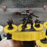 Die Figuren erhalten einen Zenithal-Prime.