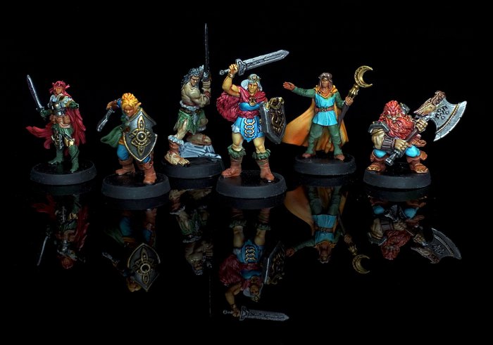 Hero Quest Minis und Möbel